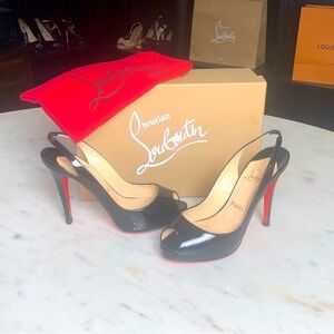 CHRISTIAN LOUBOUTIN Very Privè
Private Number